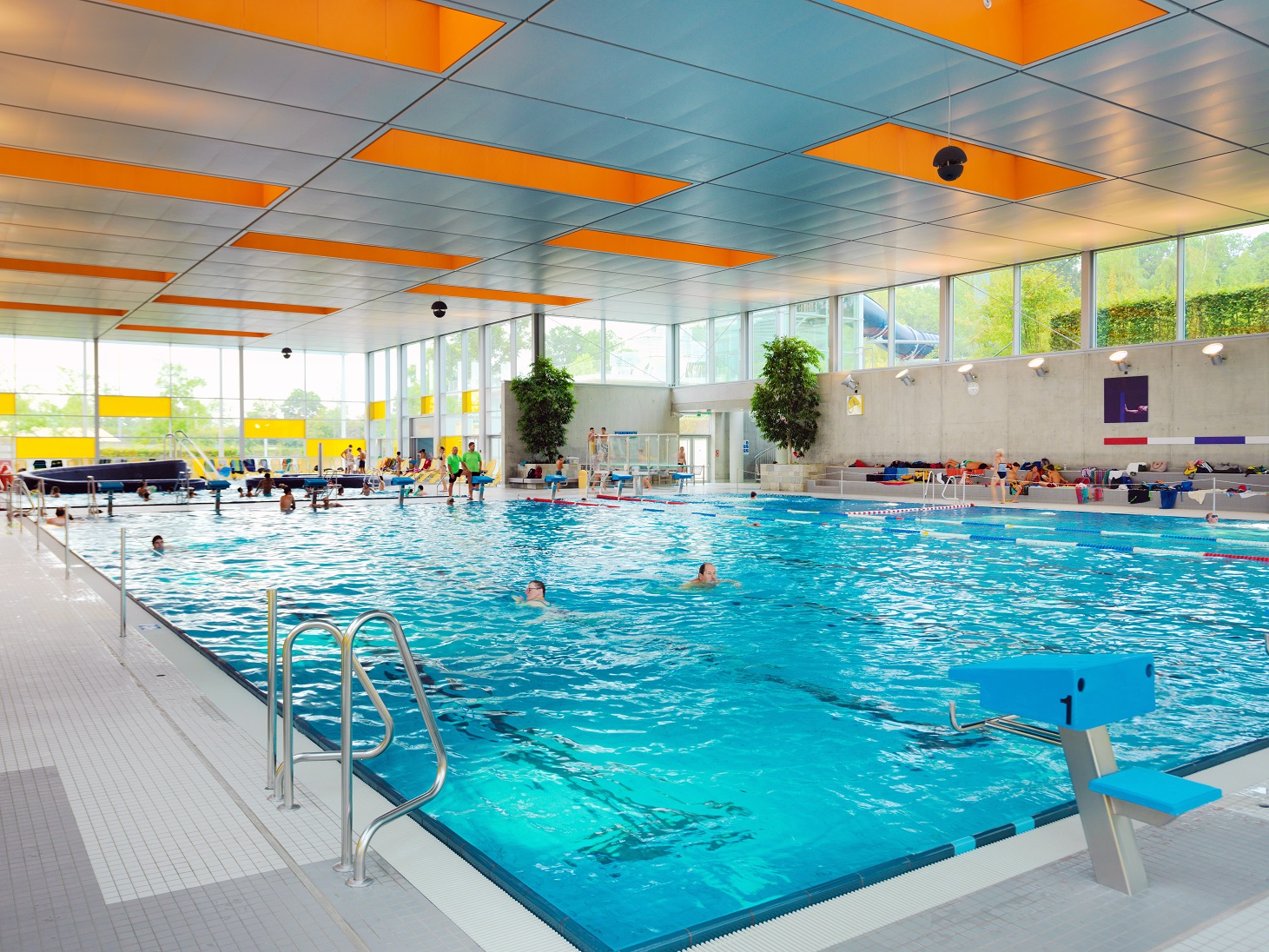 Hallenbad Übersicht